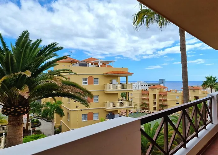 Strelitzia - Ocean View & Heated Pool דירה *