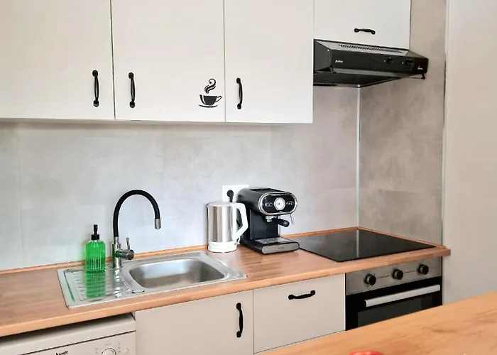 Strelitzia - Ocean View & Heated Pool *