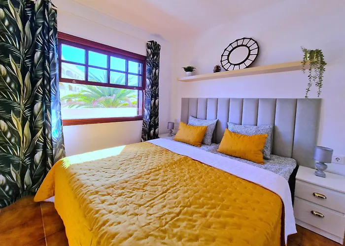 Strelitzia - Ocean View & Heated Pool סן מיגל דה אבונה