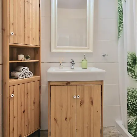 Strelitzia - Ocean View & Heated Pool Apartament *