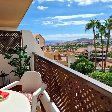 Strelitzia - Ocean View & Heated Pool Apartament
