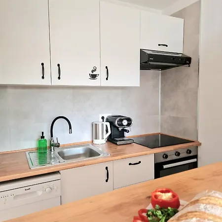 Strelitzia - Ocean View & Heated Pool *