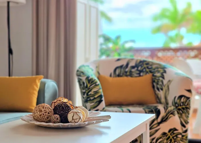 Strelitzia - Ocean View & Heated Pool 公寓