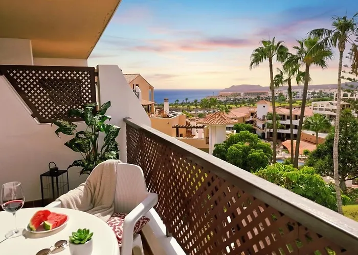 Strelitzia - Ocean View & Heated Pool Appartement