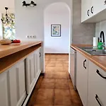Strelitzia - Ocean View & Heated Pool Apartment San Miguel de Abona
