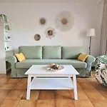 Strelitzia - Ocean View & Heated Pool Apartman