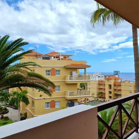 Strelitzia - Ocean View & Heated Pool Apartment *