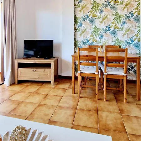 Apartment Strelitzia - Ocean View & Heated Pool