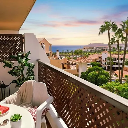 Strelitzia - Ocean View & Heated Pool Appartement