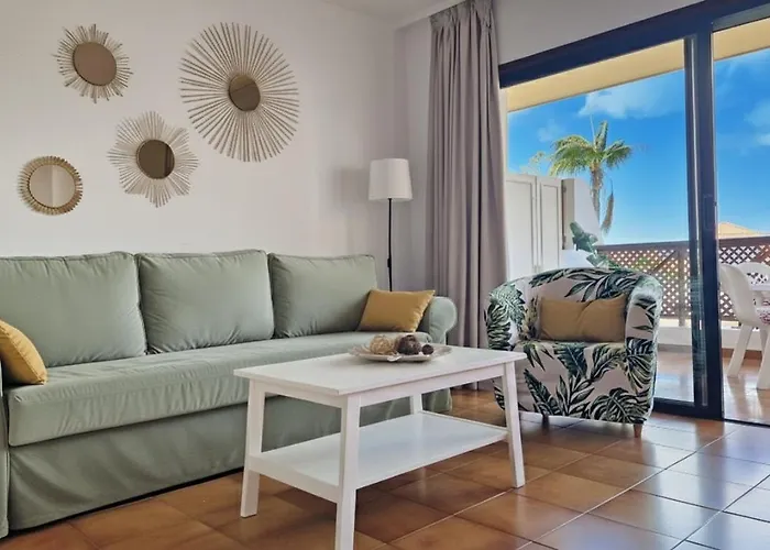 Strelitzia - Ocean View & Heated Pool San Miguel de Abona